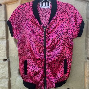 Vintage hot pink leopard print top!